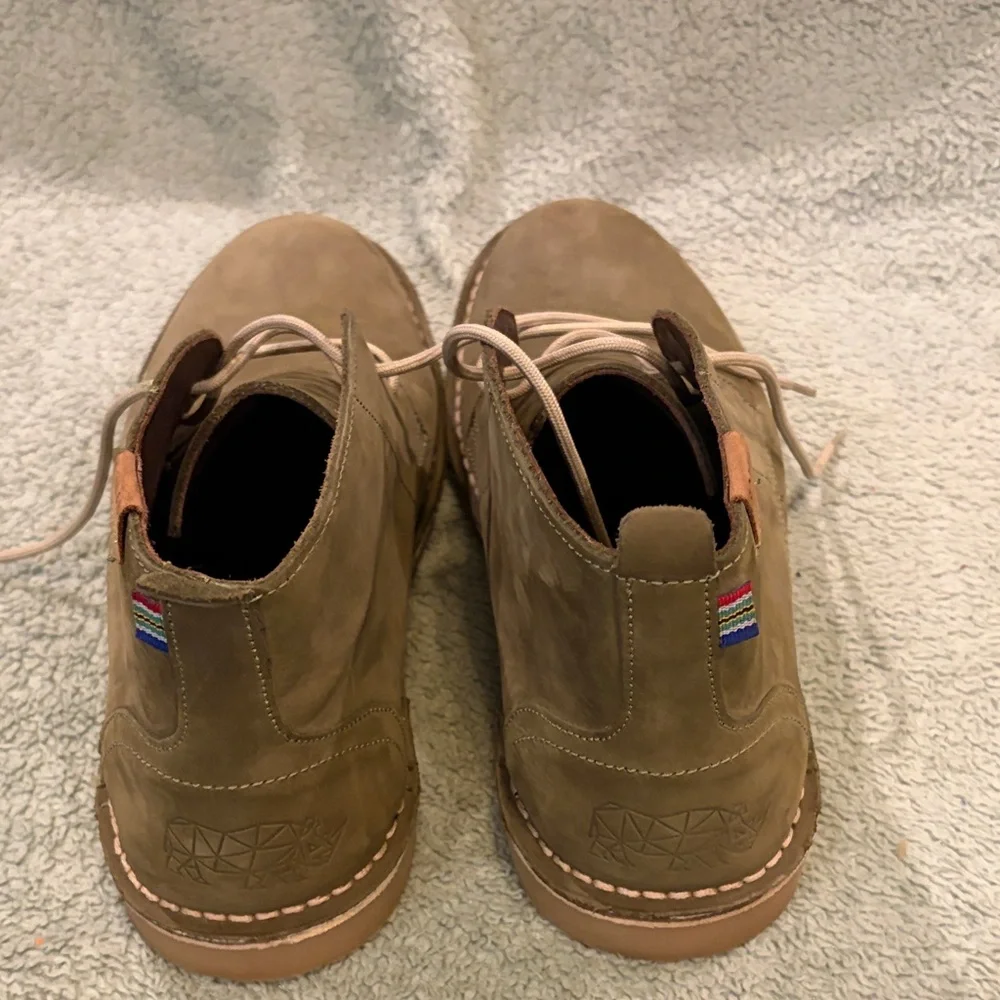 Veldskoen Men’s Luxury Olive LowTop Leather Boots sz 12